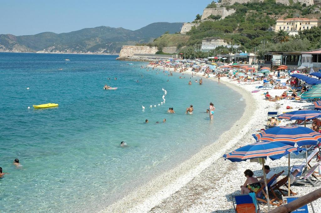 Hotel Crystal Portoferraio Kültér fotó